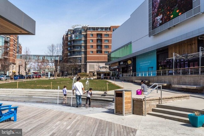 Building Photo - 2942 Yarling Ct