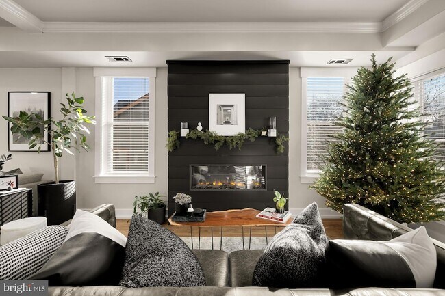 Building Photo - 4240 34th St