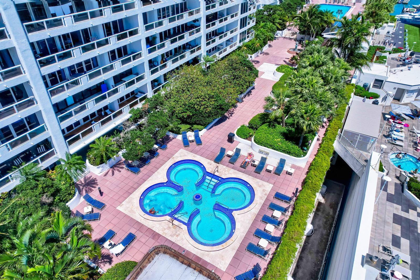 Building Photo - 1717 N Bayshore Dr