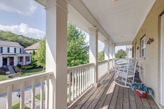 Building Photo - Spotless 5BR/3.5BA rental home, Meade of A...