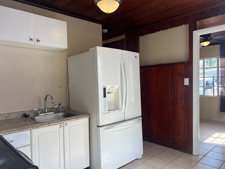 Building Photo - 1806 36th Ave W