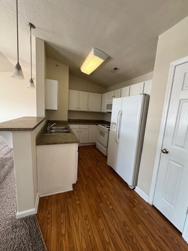 Building Photo - 1620 Cherry Blossom Ln