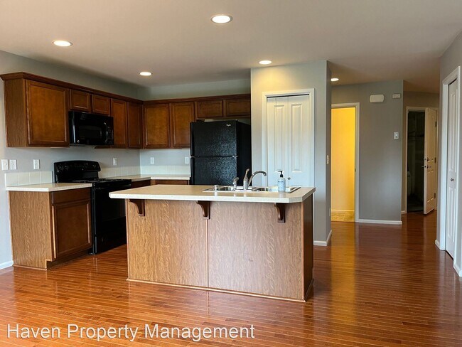 Building Photo - 4 br, 2.5 bath House - 5420 Discovery St E