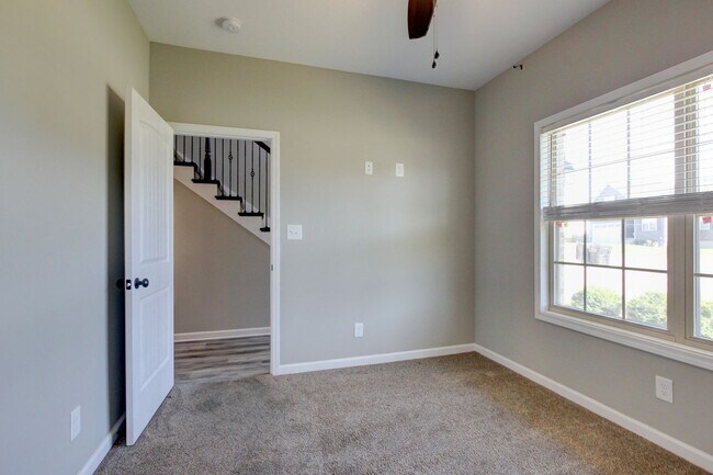 Building Photo - Big and Beautiful Smart Home