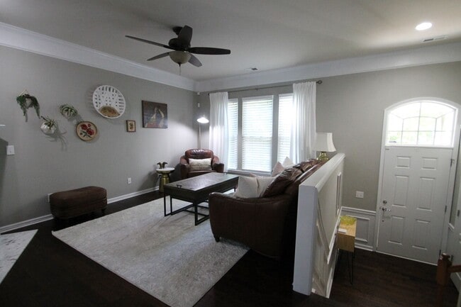 Building Photo - Exclusively Offered by Muse Realty Rentals...