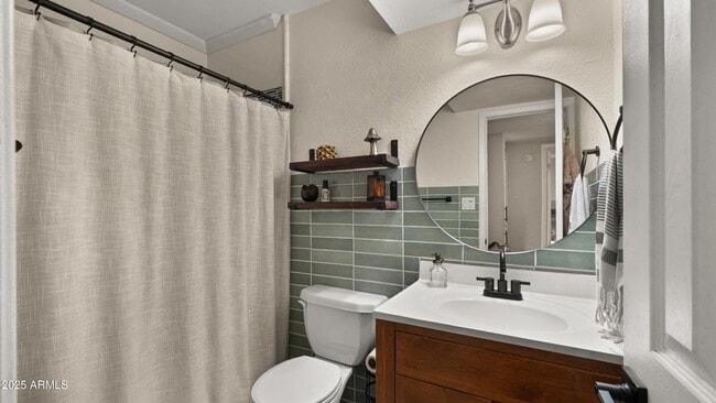 Building Photo - 8135 N 32nd Dr