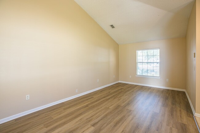 Building Photo - Great Rental in Litchfield at OakLeaf Plan...