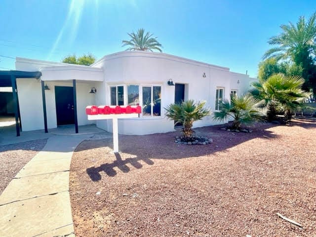 Building Photo - Renovated in the heart of Roosevelt district WITH LARGE PRIVATE GARAGE!!!