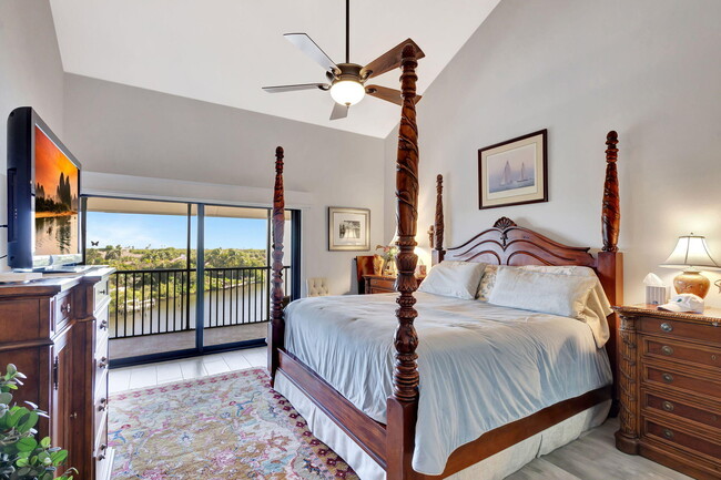 Building Photo - 16910 W Bay Dr