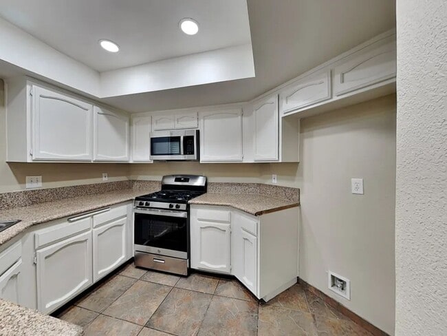Building Photo - 1850 Golden Spike Dr