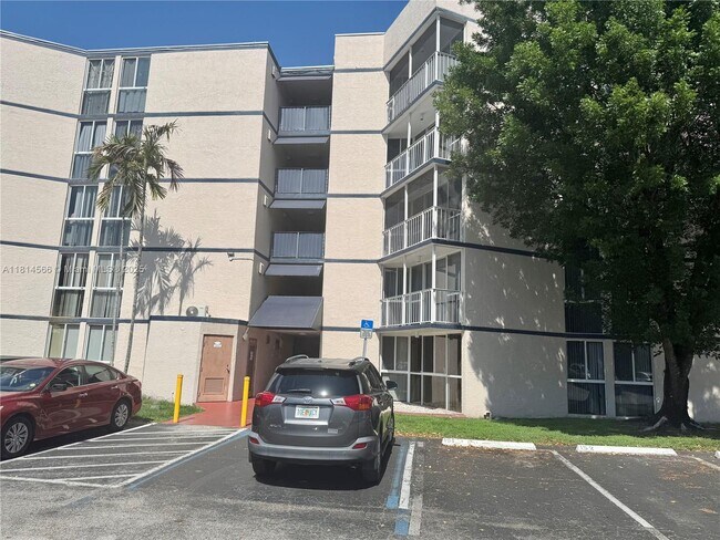 Primary Photo - 7125 NW 186th St