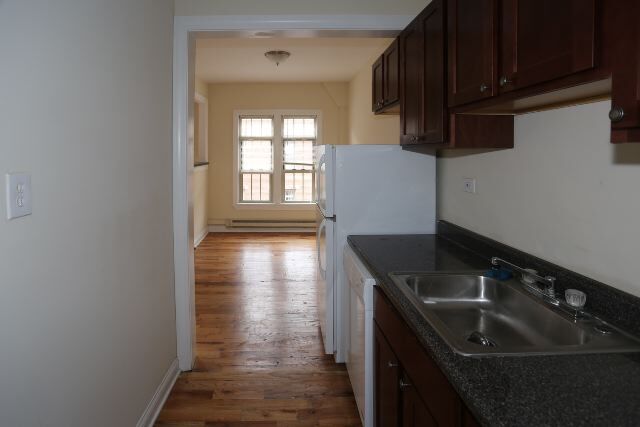 Building Photo - 650 W Barry