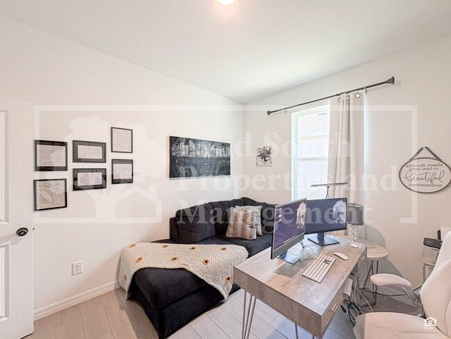 Building Photo - 6720 Great Bear Dr