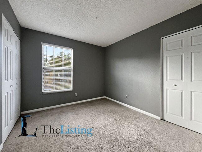 Building Photo - 11007 Summer Dr