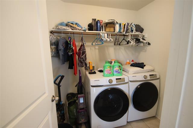 Building Photo - 2247 Bryant Ln