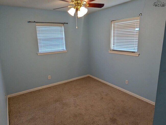 Building Photo - 2501 N Leighton Cir