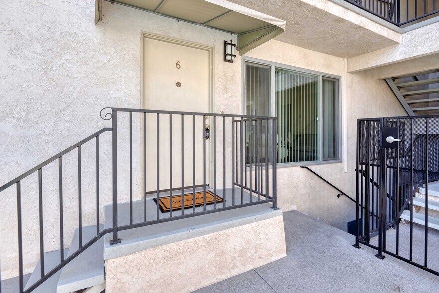 Building Photo - 2002 Missouri St