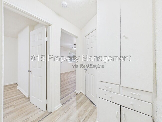 Building Photo - 6711 Agnes Ave