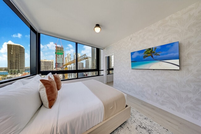 Building Photo - 36 NE 2nd St