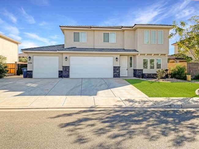 Primary Photo - 3298 E Crimson Ridge Dr