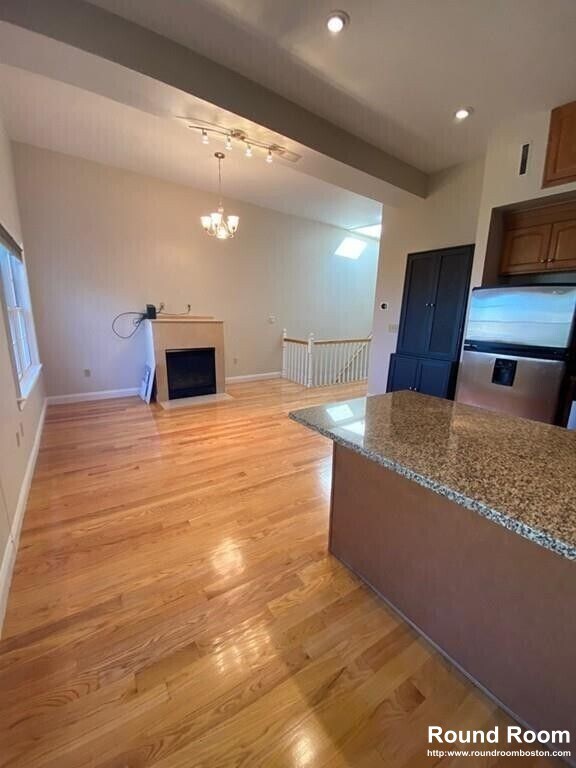 Building Photo - 261 W 2nd St