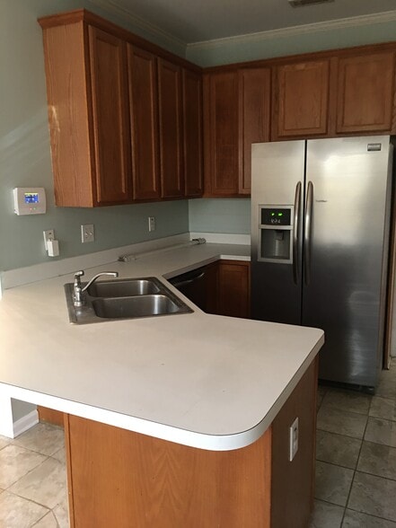 Building Photo - 534 Fielding Ct