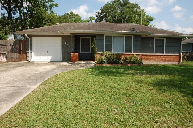 Primary Photo - 5822 Grape St