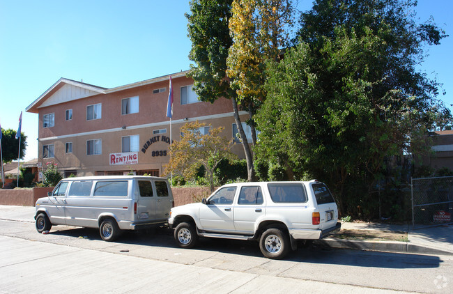 Building Photo - Burnet House Apartments