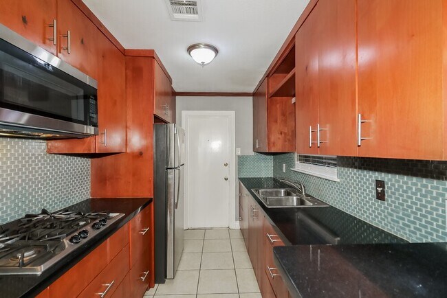 Building Photo - 914 Mosher Ln