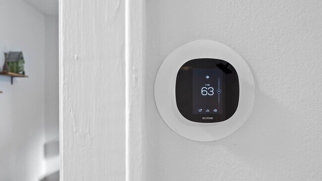 Building Photo - 720 1/2 West Woodlawn Avenue-SI ID1271939P