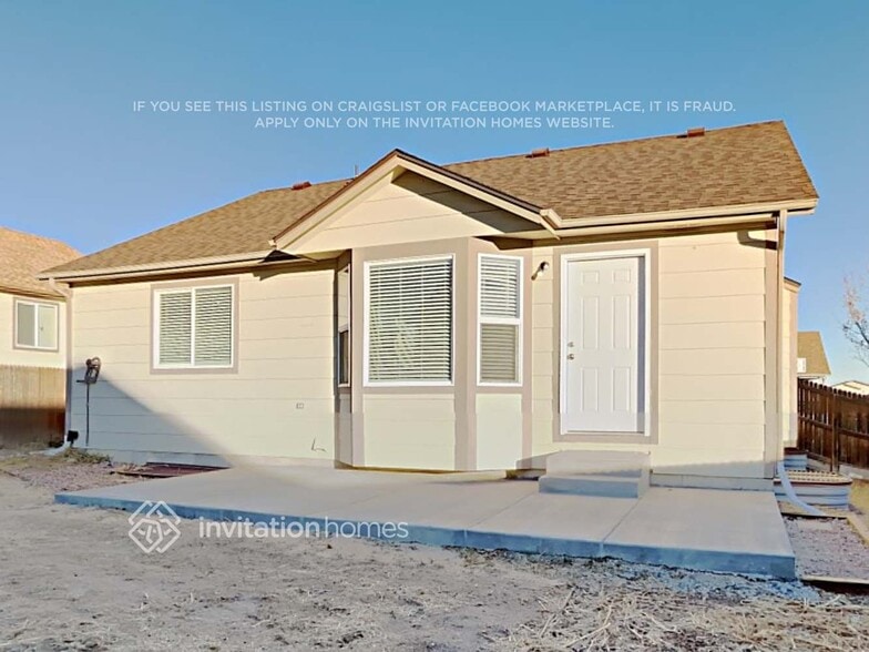 Building Photo - 8327 Firethorn Dr