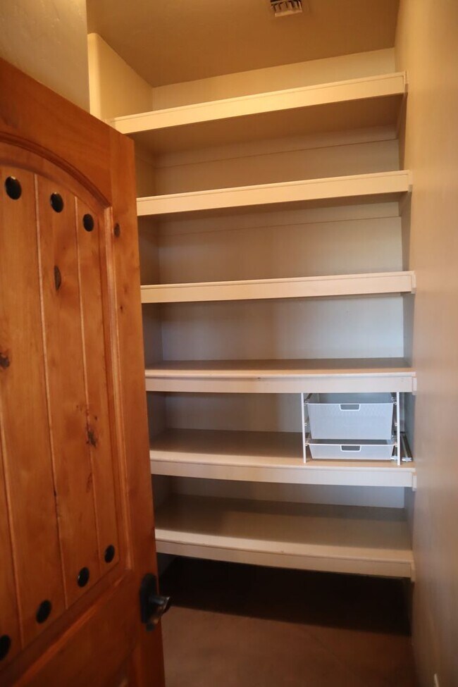 Building Photo - Your own resort! Elegant, Exclusive & Exquisite.