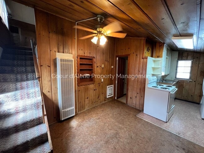 Building Photo - 518 S 10th Pl