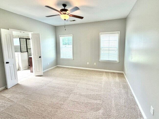 Building Photo - 82 Clear Springs Dr