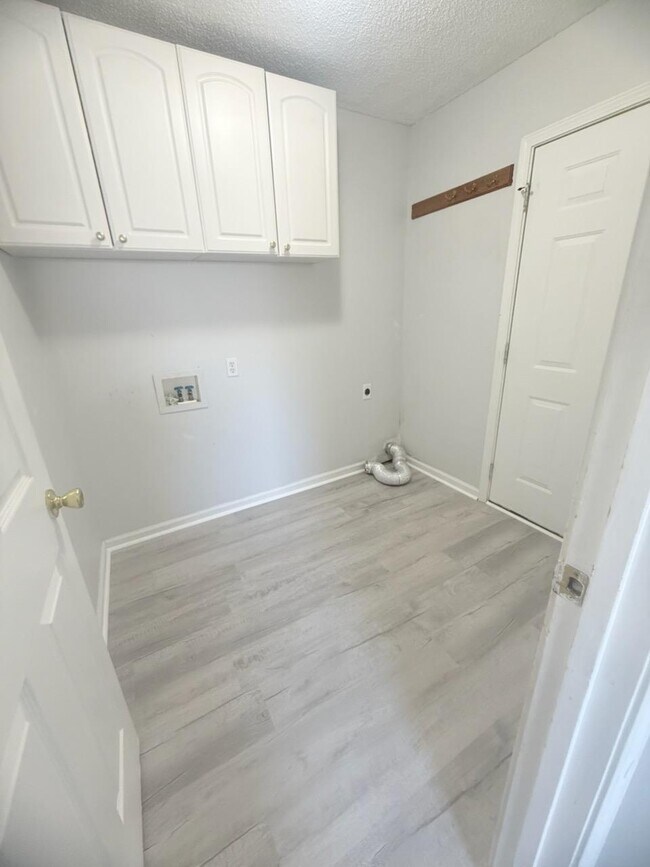 Building Photo - 1132 Lancelot Ln