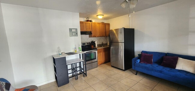 Building Photo - 2036 NE 26th St