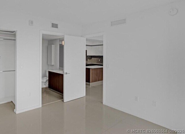 Building Photo - 5252 NW 85th Ave