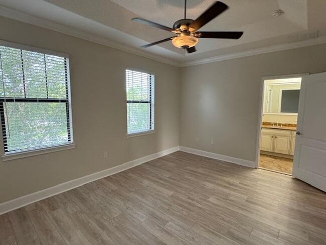 Building Photo - Newly renovated 4 Bedroom 3 1/2 Bathroom Town Home in Windermere