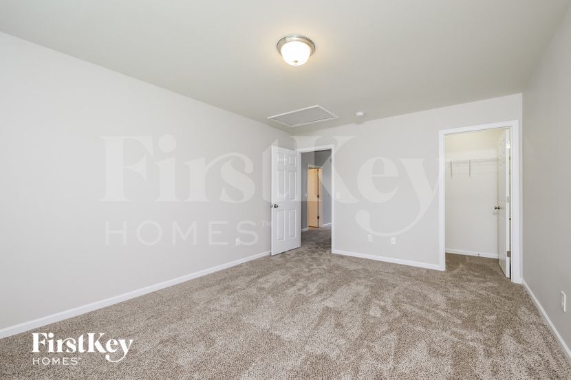 Building Photo - 5810 Woodside Frst Trl