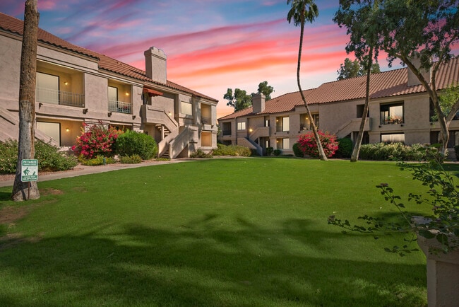 Building Photo - 9708 E Via Linda