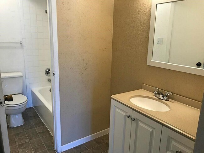 Building Photo - 12619 Ashford Meadow Dr