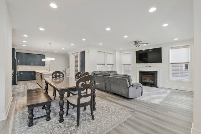 Building Photo - 22956 Aurora Vw Dr