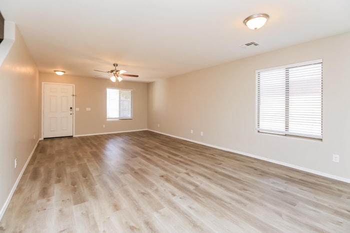 Building Photo - 2328 E Meadow Chase Dr