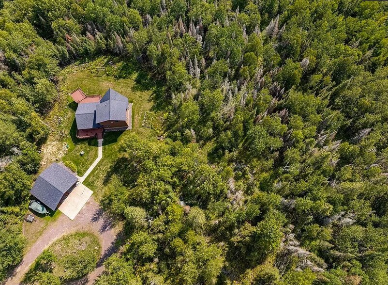 Building Photo - 960 Deerview Ln