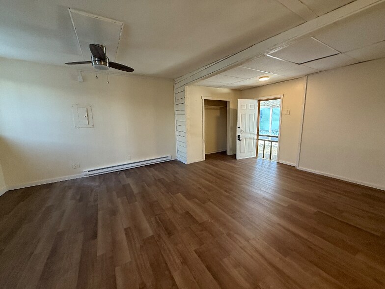 Building Photo - 3121 Oak Grove Dr