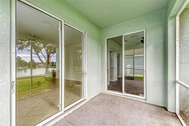 Building Photo - 15121 Searobbin Dr