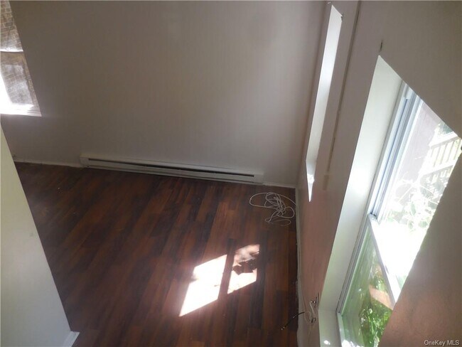 Building Photo - 130 Johnston St