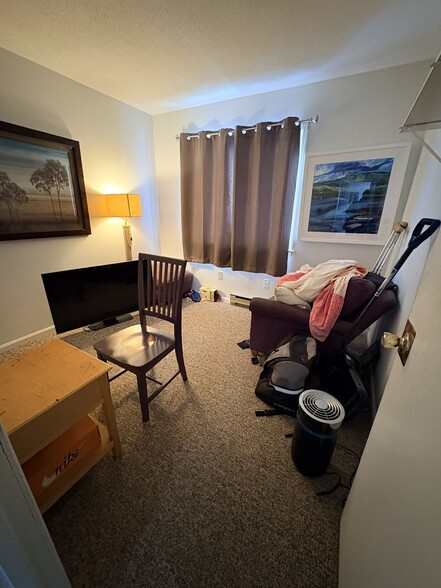 Building Photo - K6 Stonehedge Dr