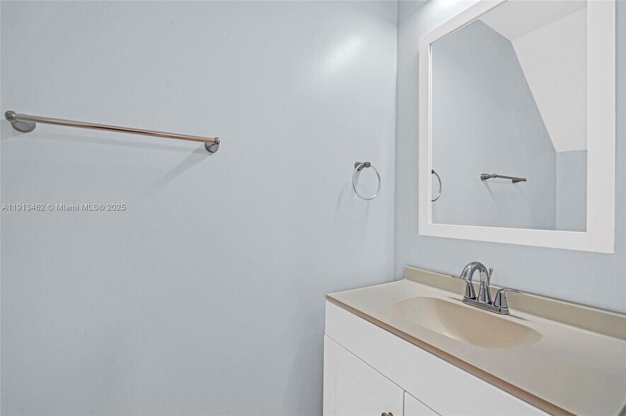 Building Photo - 3197 SW 128th Way