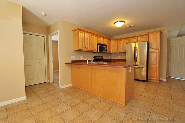 Building Photo - Travelers Way 2479/2481